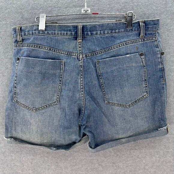 Mossimo Premium Denim Women’s sz 12 Boyfriend Mid Rose Cuff Shorts 5” Inseam - Picture 2 of 7